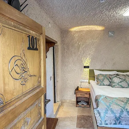 Capavista Cave House *