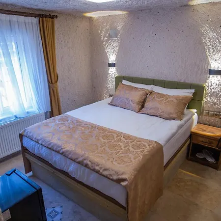 Capavista Cave House *