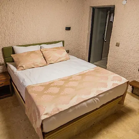 Capavista Cave House Bed & Breakfast *